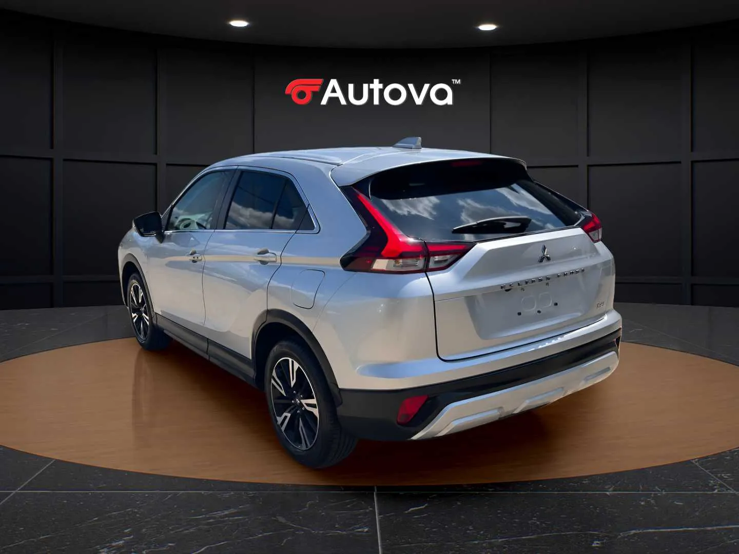 Mitsubishi Eclipse Cross photo 2