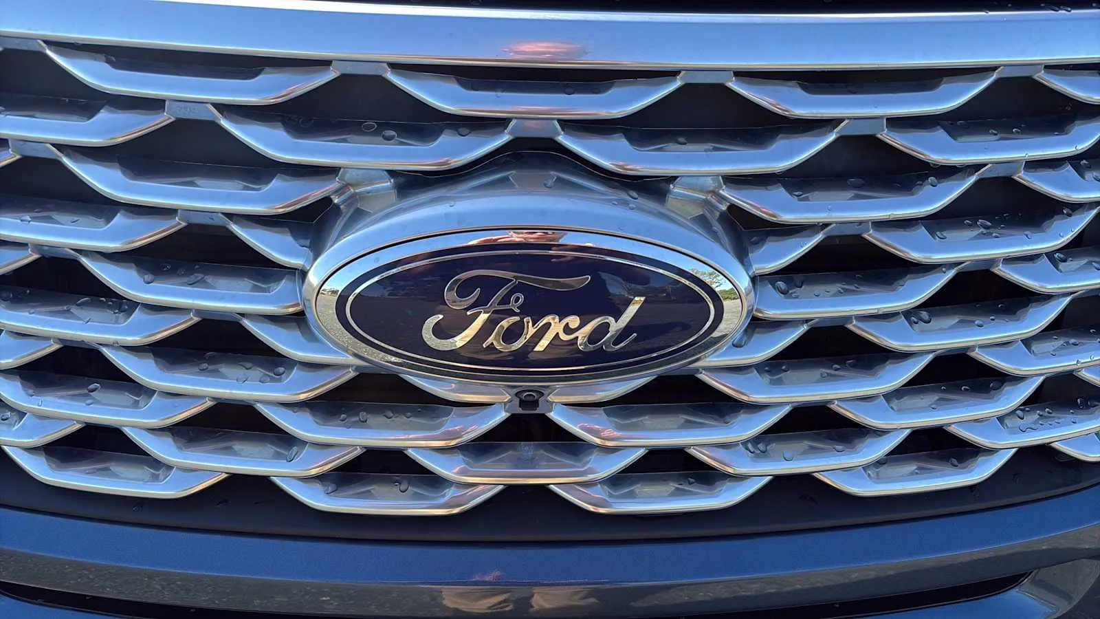 Ford Explorer photo 29