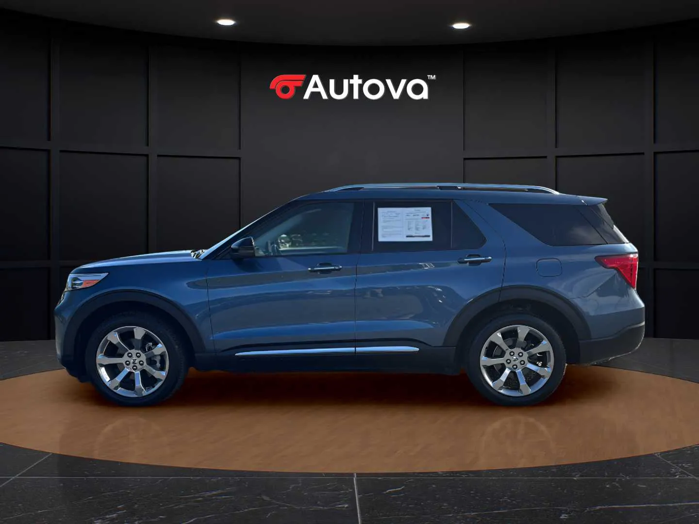 Ford Explorer photo 2