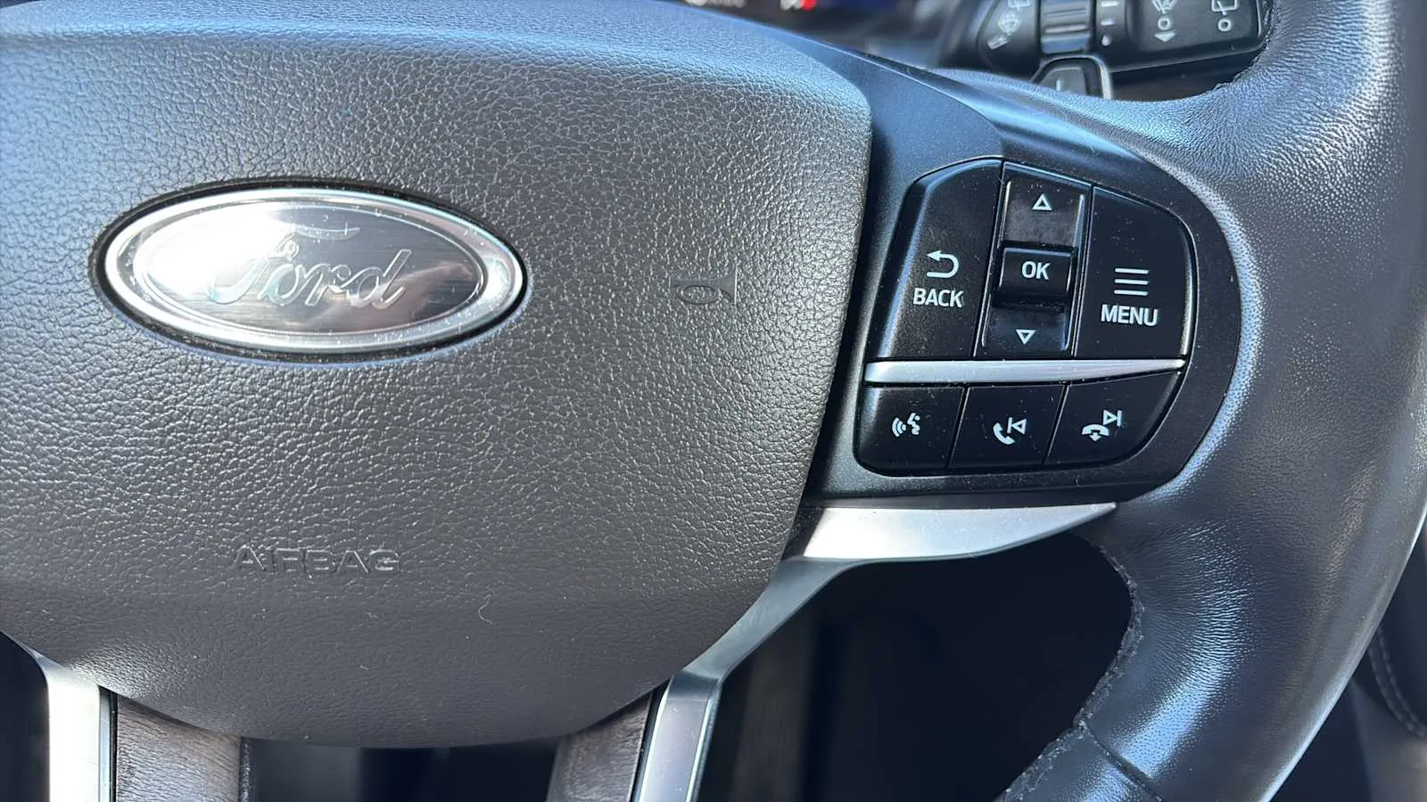 Ford Explorer photo 10