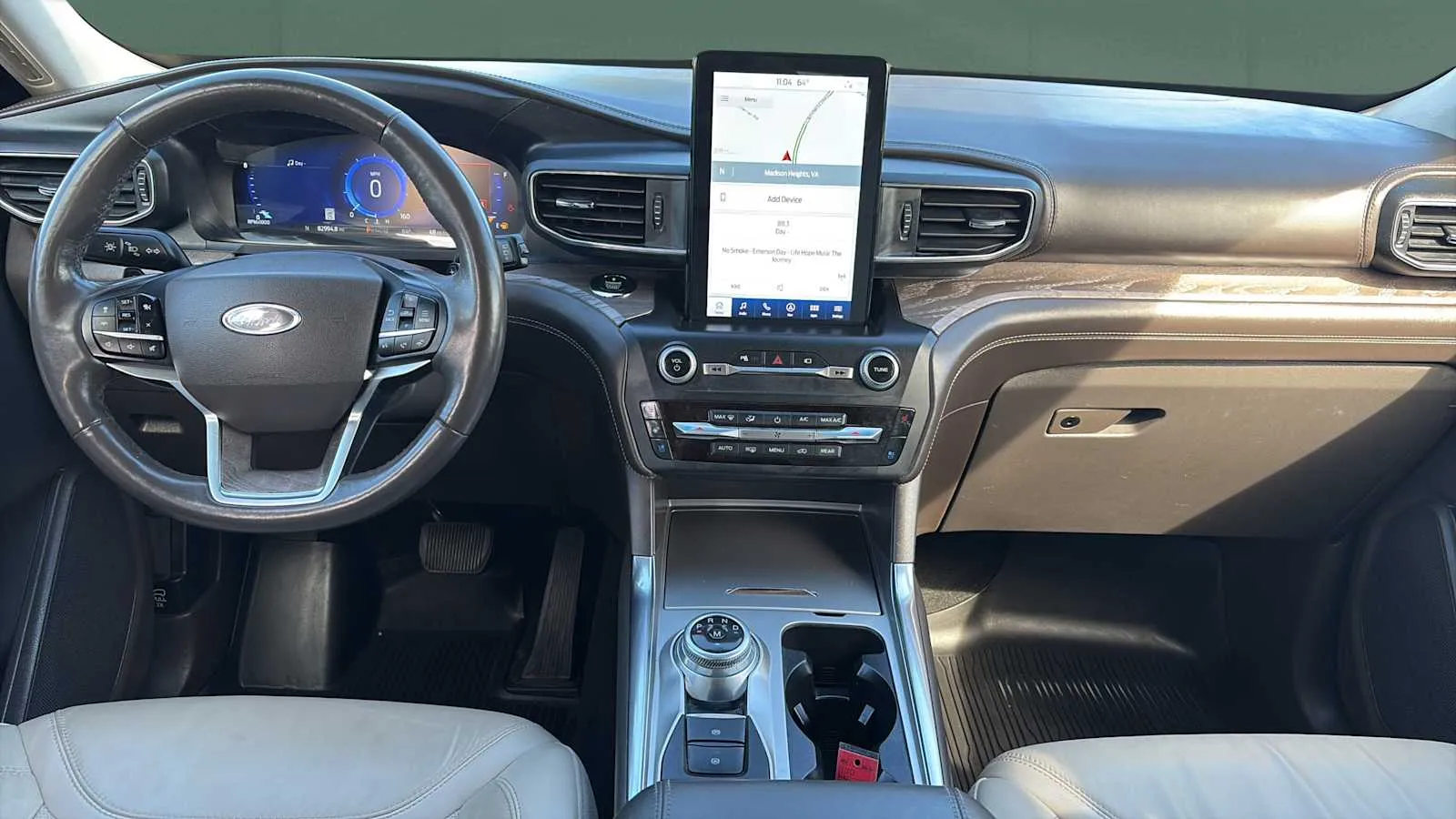 Ford Explorer photo 19