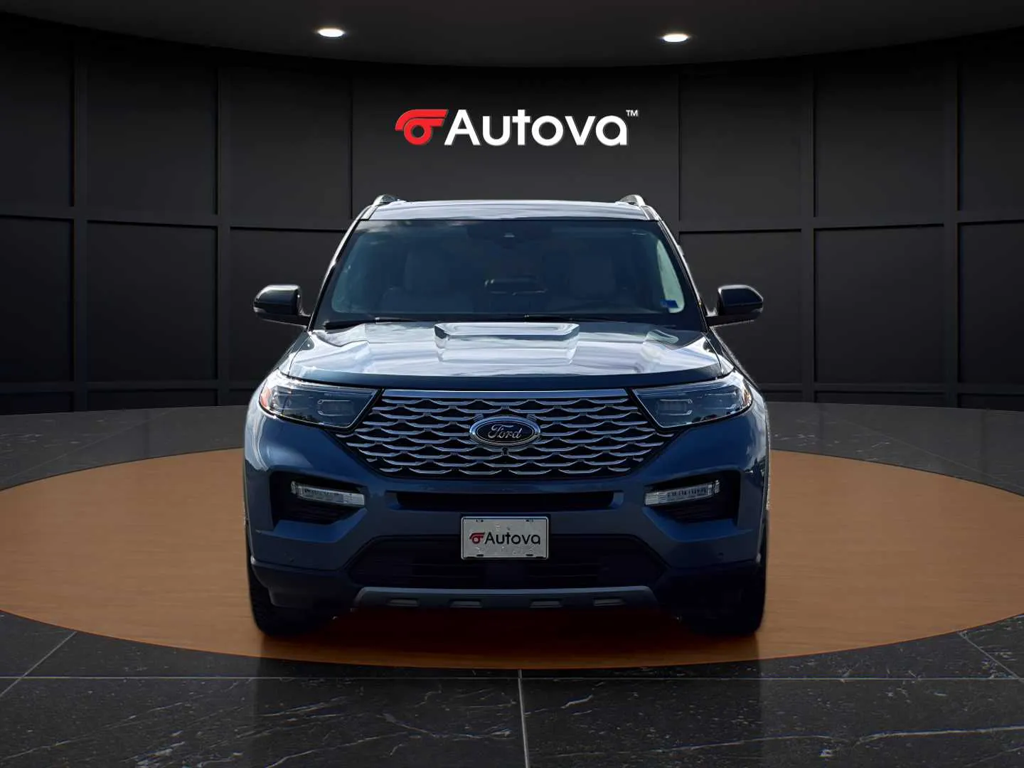 Ford Explorer photo 8