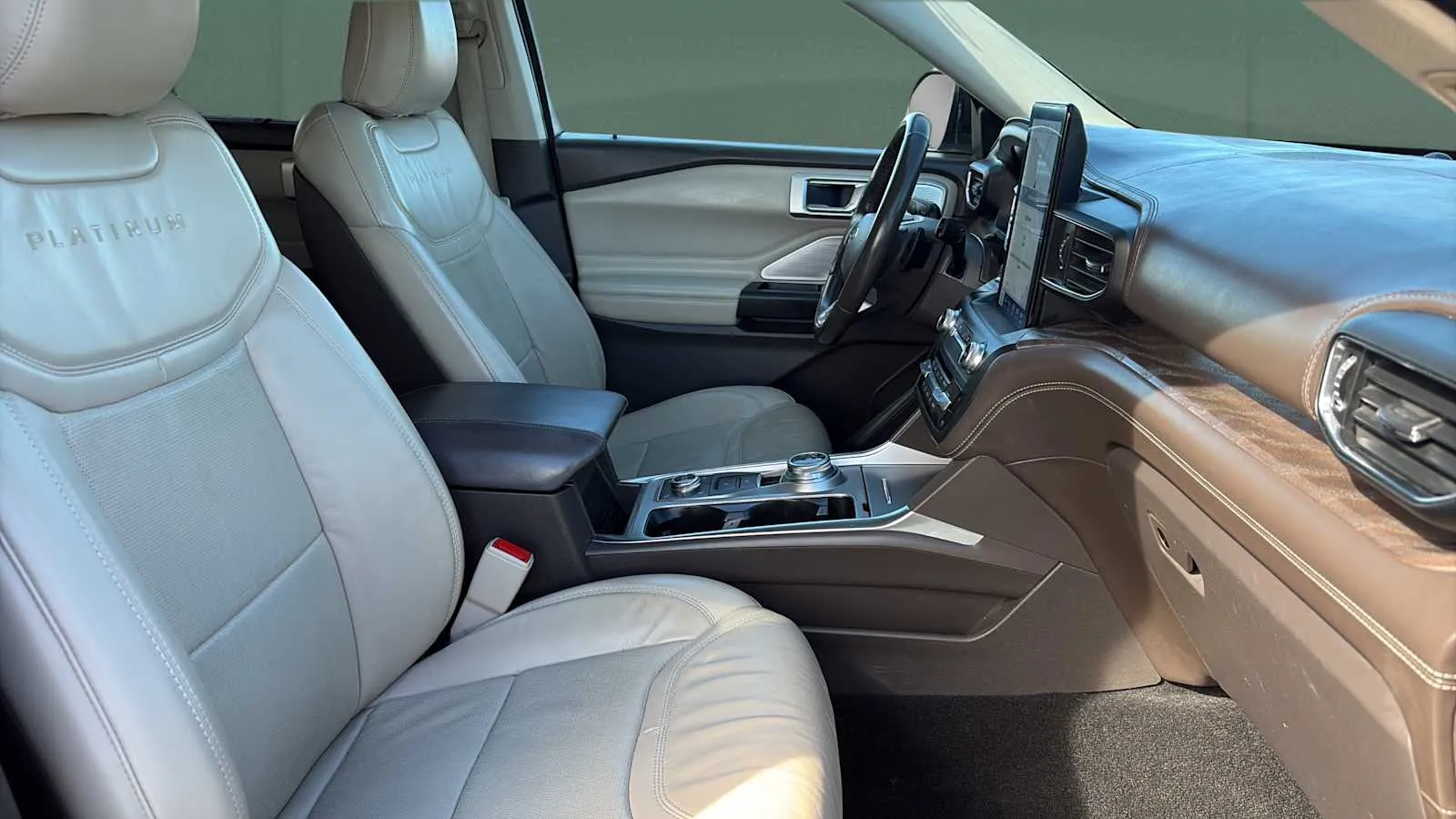 Ford Explorer photo 25