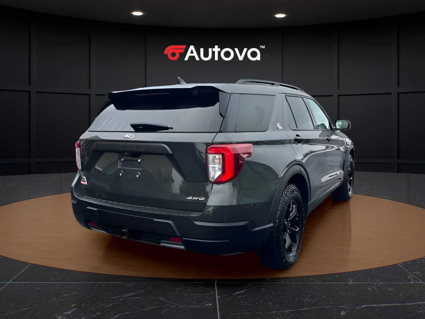 Ford Explorer photo 2