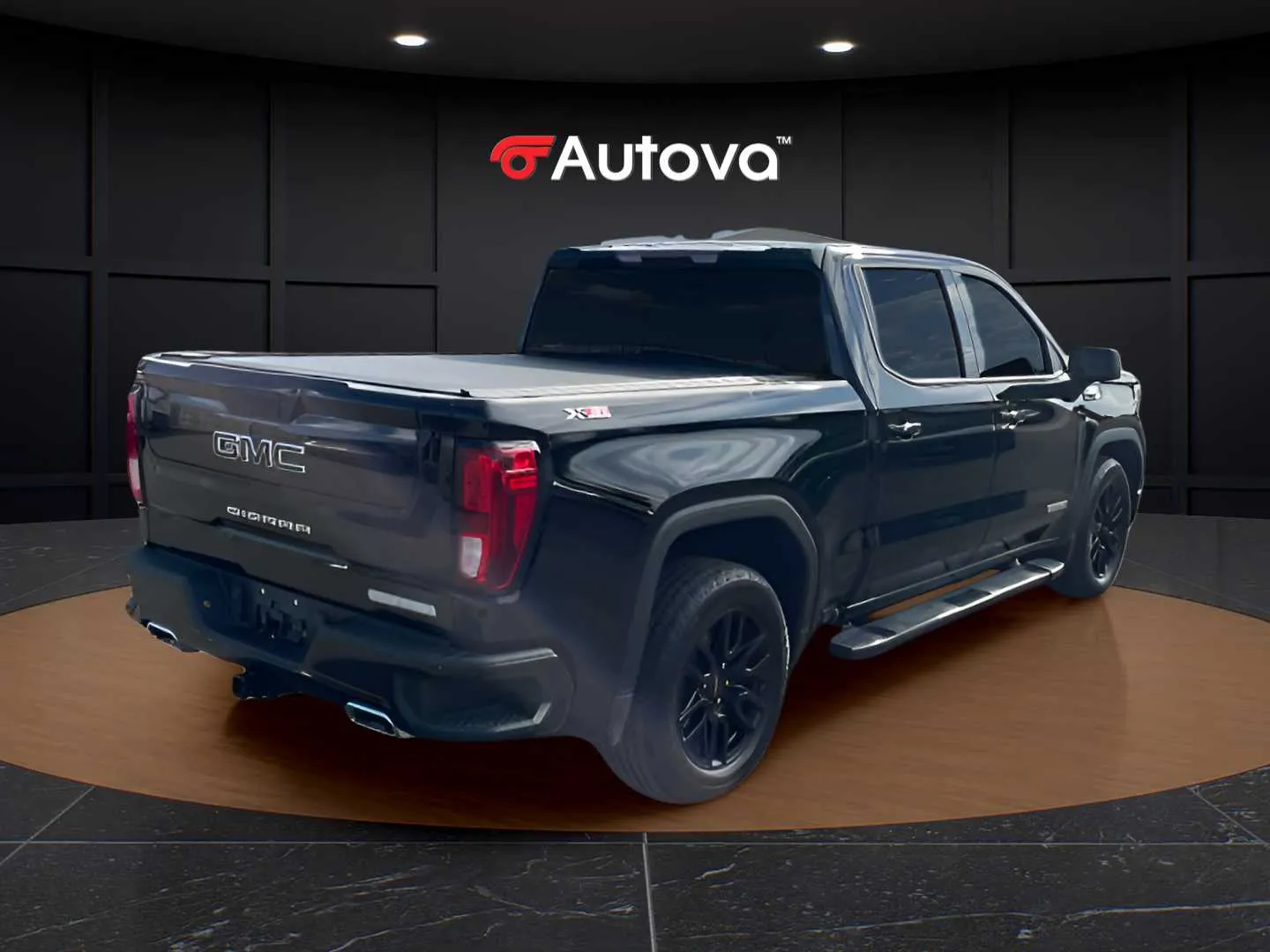 GMC Sierra photo 2