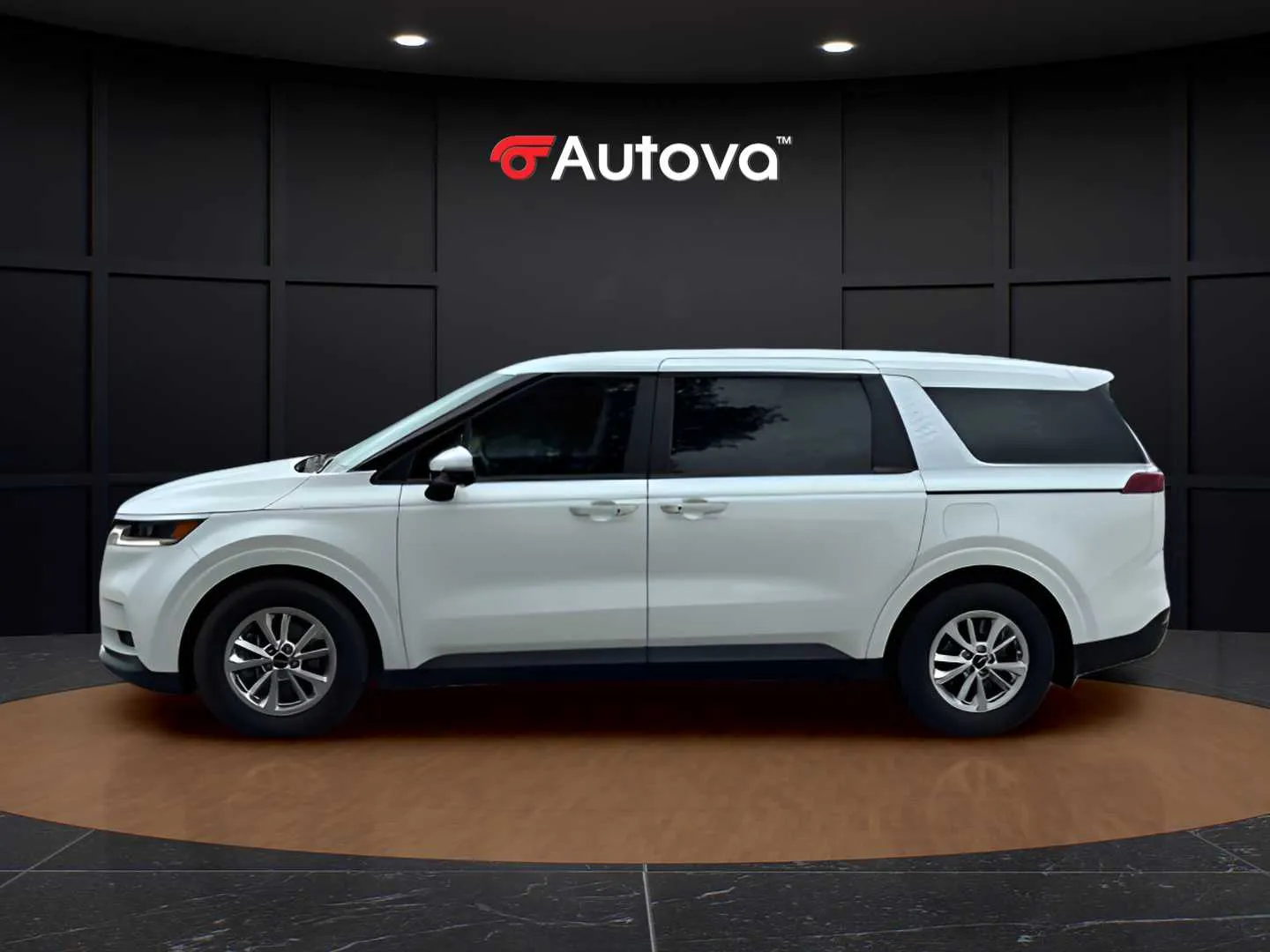 Kia Carnival photo 2