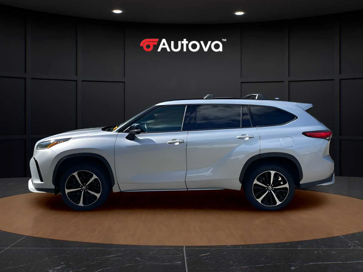 Toyota Highlander photo 2