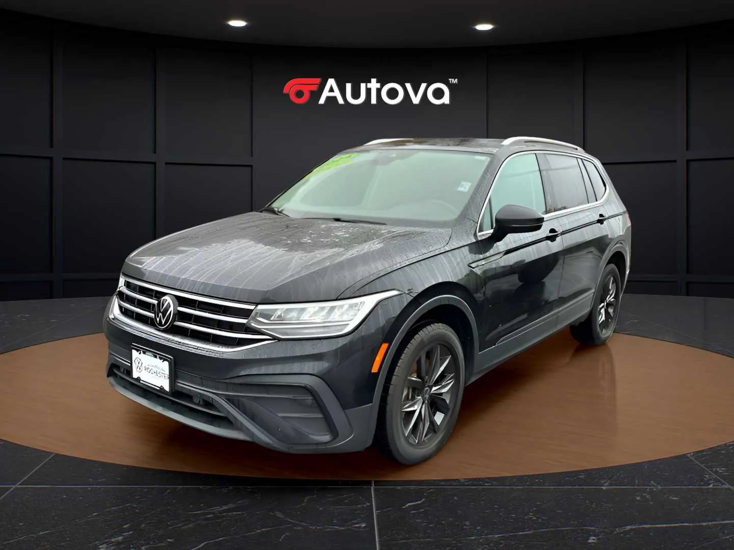 Black 2024 Volkswagen Tiguan SE for sale in Forest, VA