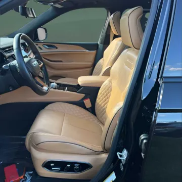 More photos of 2022 Jeep Grand Cherokee L Summit Reserve at Autova - Forest, VA