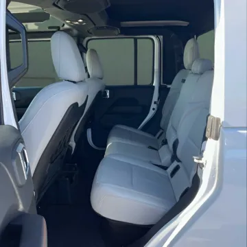More photos of 2022 Jeep Gladiator Mojave at Autova - Forest, VA
