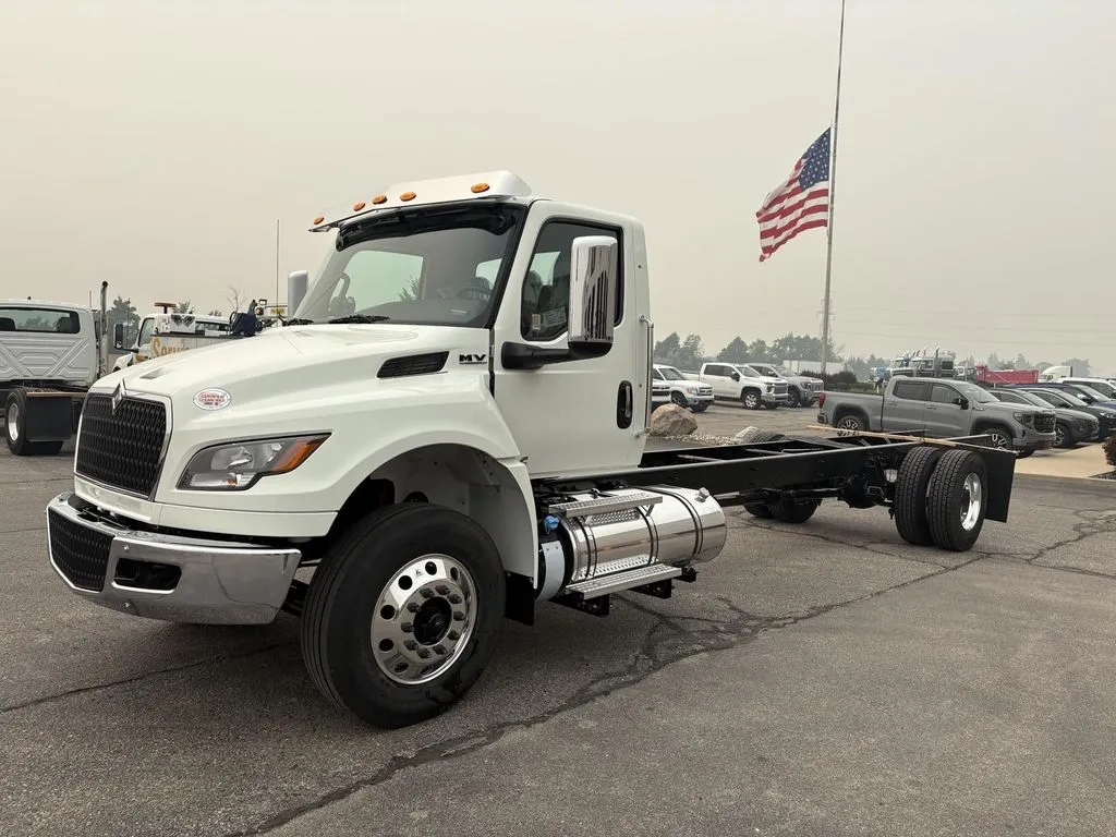 White 2027 International MV Series 607 for sale in Saginaw, MI