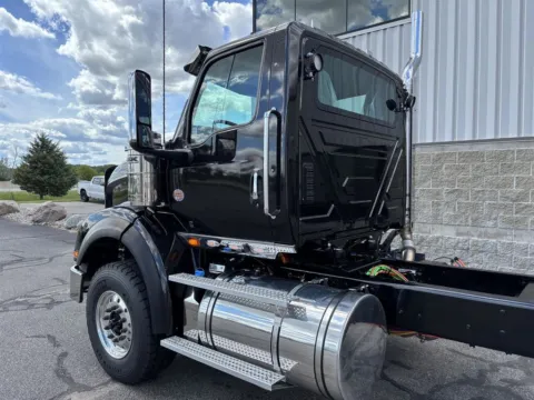 More photos of 2027 International HX Series 620 at Wieland Truck & Trailer - Saginaw, MI