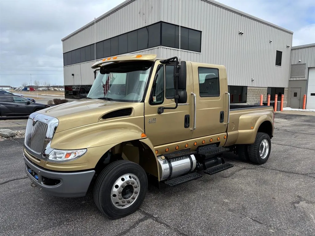 Gold 2006 International 4000 Series 4400LP for sale in Saginaw, MI