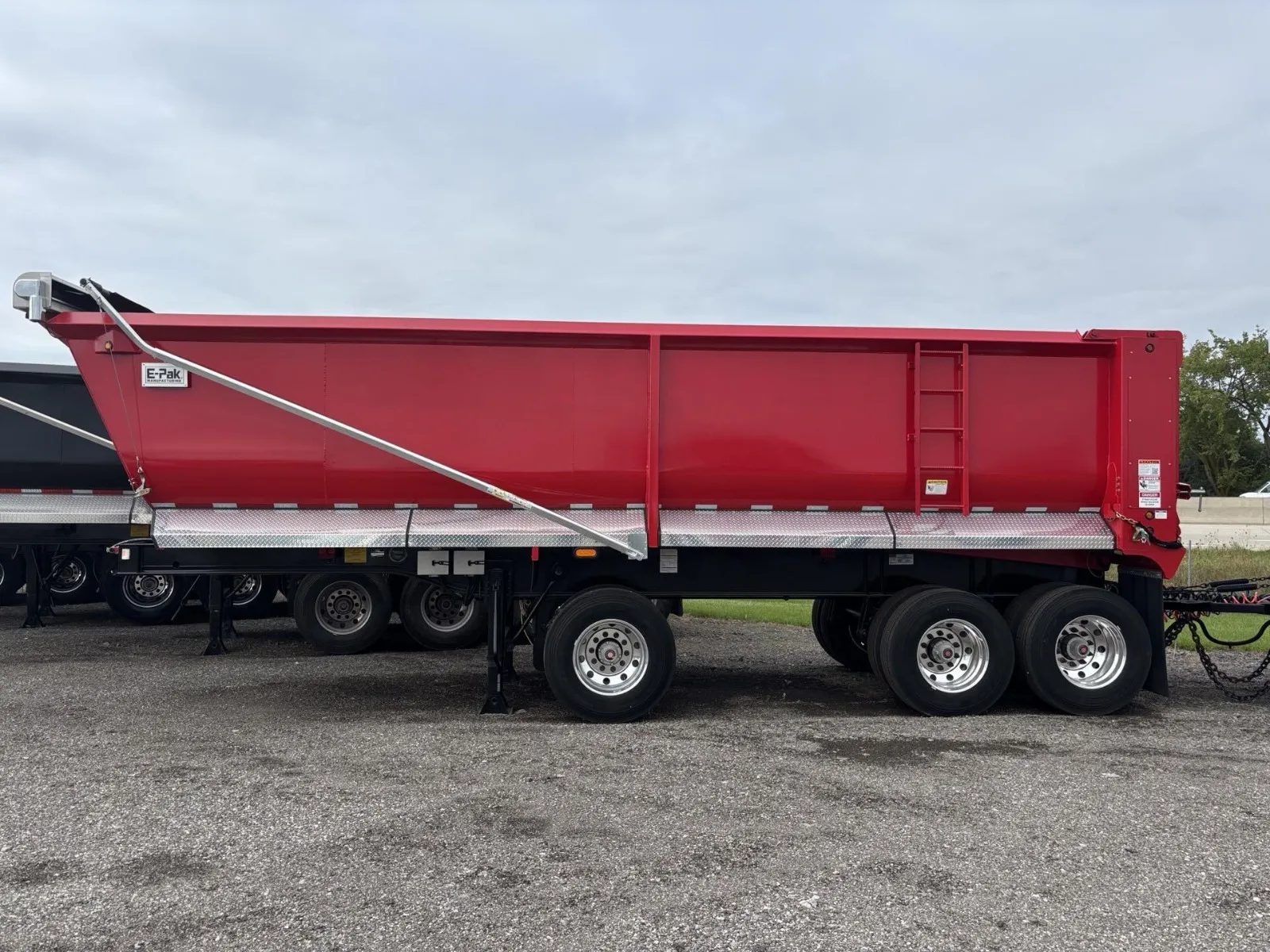 Another view of 2026 E-PAK HYBRID TRIPLE TEN for sale in Saginaw, MI at Wieland Truck & Trailer - Saginaw