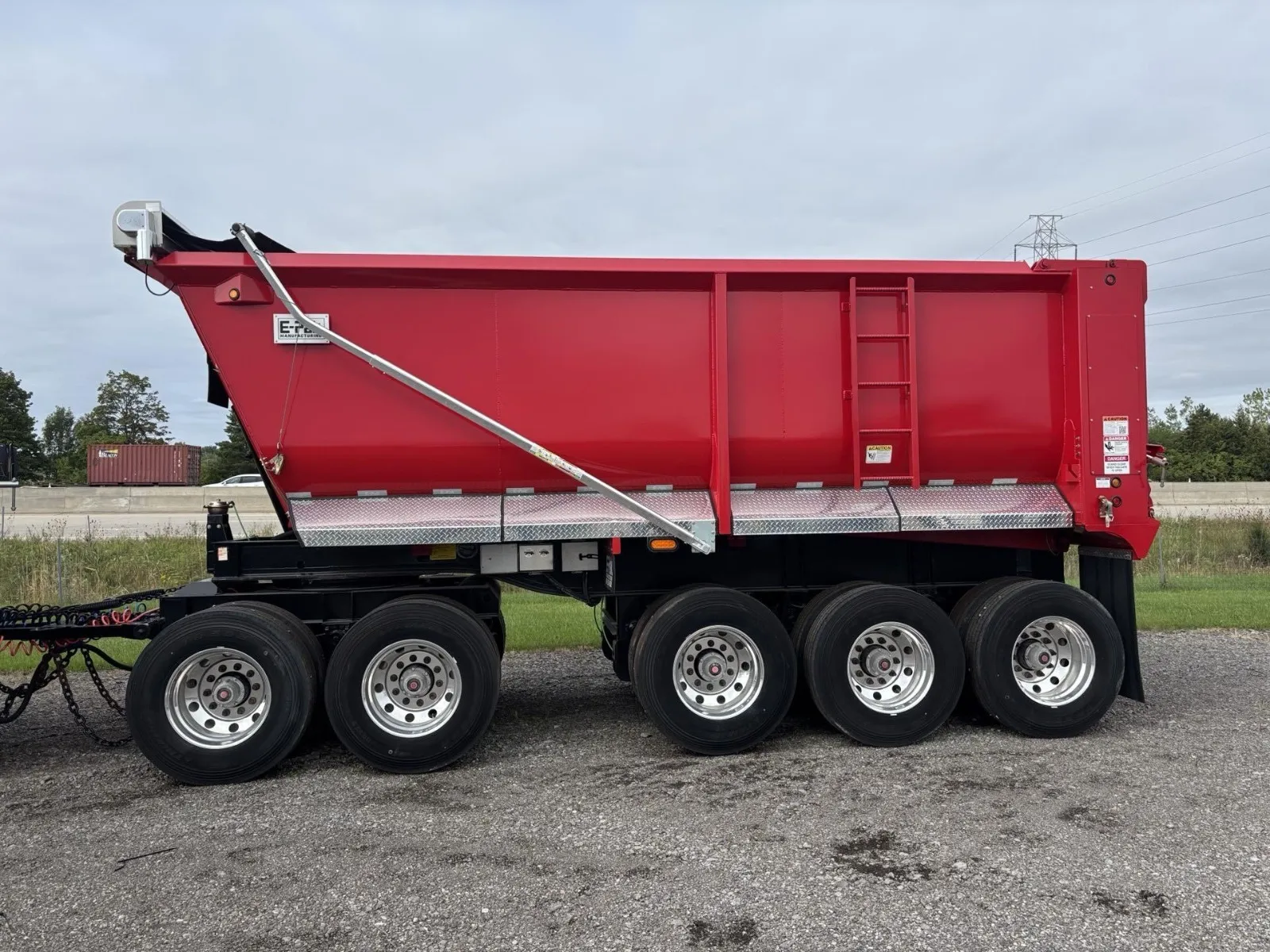 Photos of 2026 E-PAK HYBRID TRIPLE TEN for sale in Saginaw, MI at Wieland Truck & Trailer - Saginaw