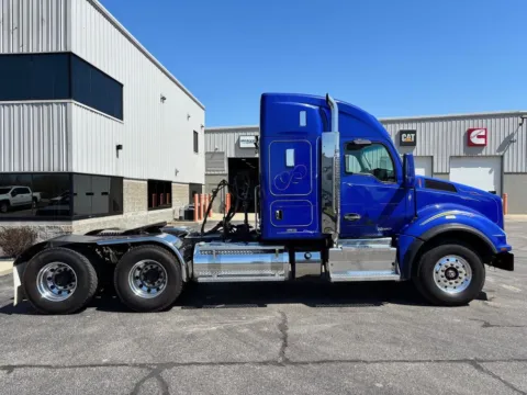 More photos of 2015 Kenworth T880 at Wieland Truck & Trailer - Saginaw, MI