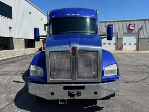 Photos of 2015 Kenworth T880 for sale in Saginaw, MI at Wieland Truck & Trailer - Saginaw