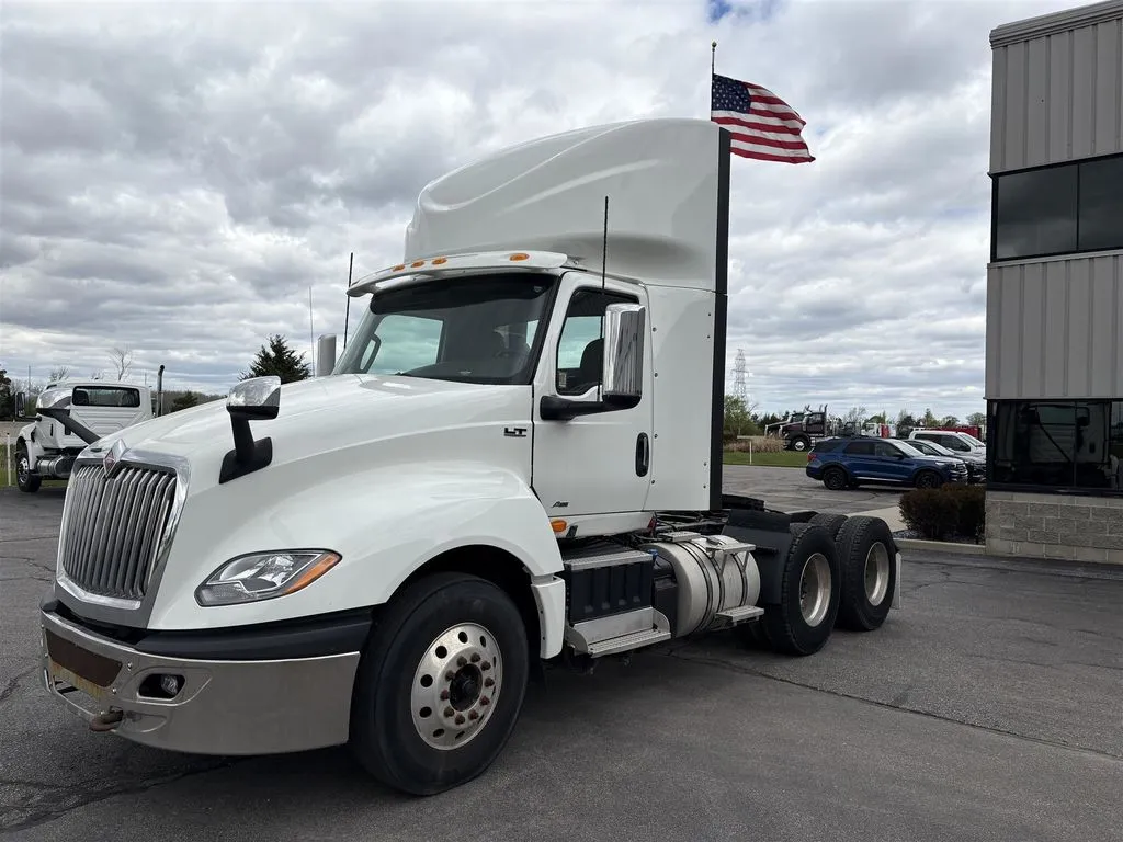 White 2020 International LT Series 625 for sale in Saginaw, MI