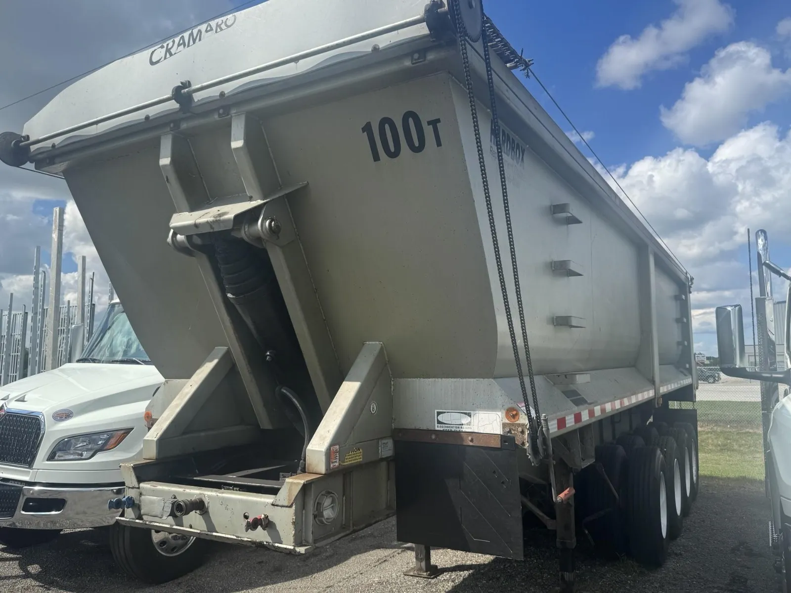 Gray 1989 Fruehauf QUAD for sale in Saginaw, MI