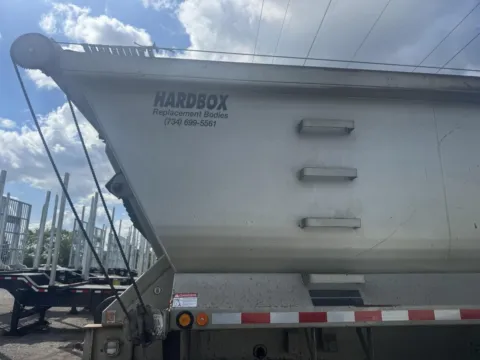More photos of 1989 Fruehauf QUAD at Wieland Truck & Trailer - Saginaw, MI