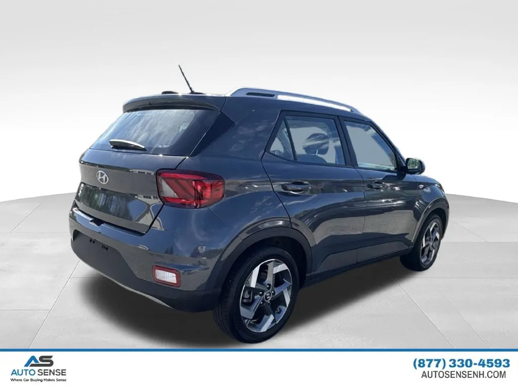 2025 Hyundai Venue SEL - Photo 5