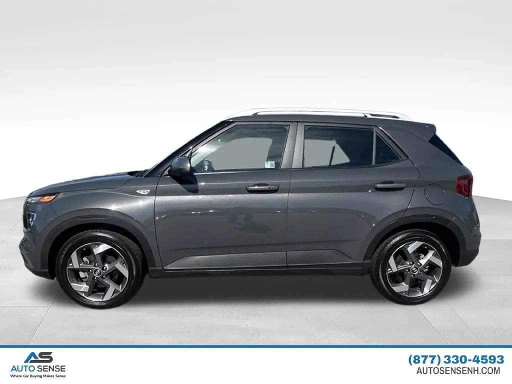 2025 Hyundai Venue SEL - Photo 2
