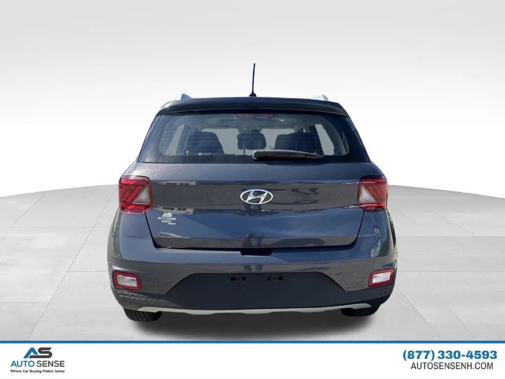 2025 Hyundai Venue SEL - Photo 4
