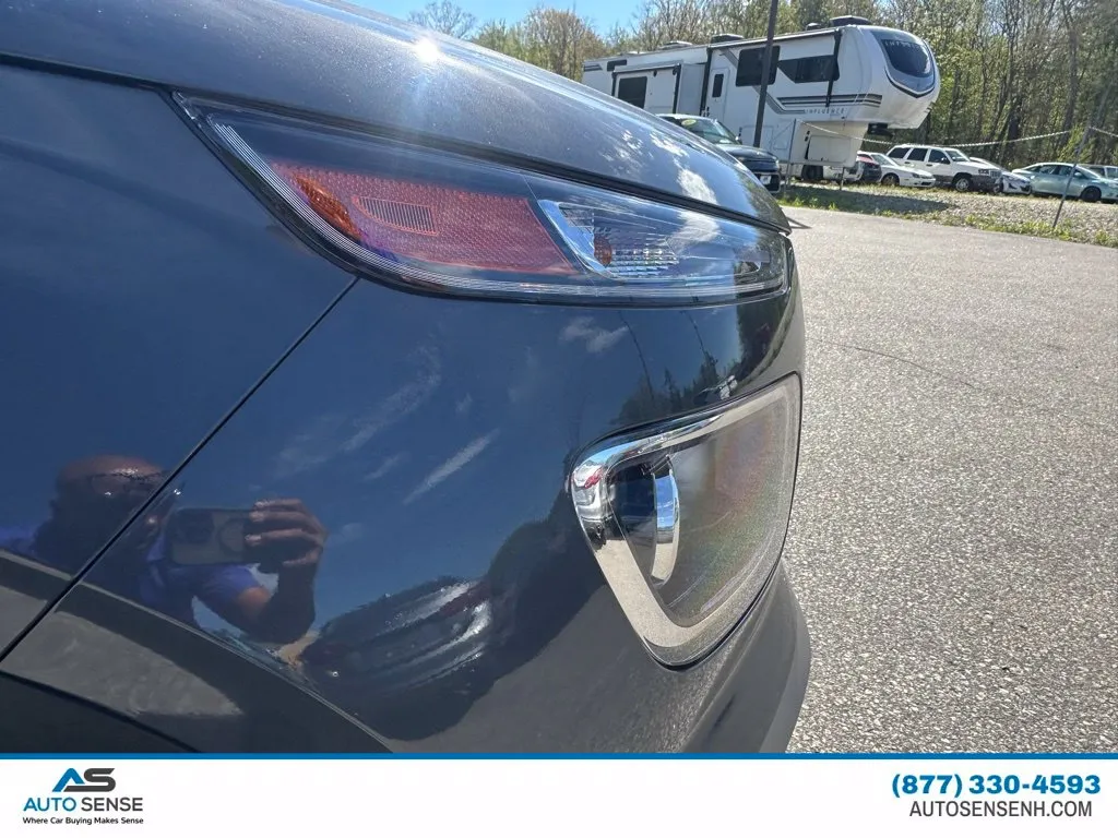 2025 Hyundai Venue SEL - Photo 11