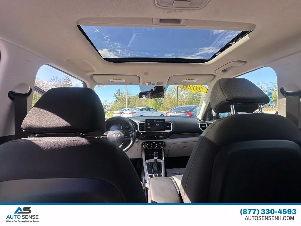 2025 Hyundai Venue SEL - Photo 28