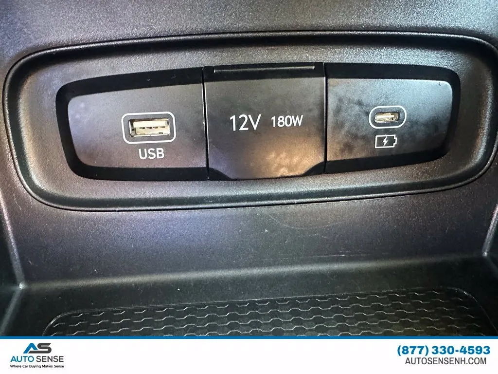 2025 Hyundai Venue SEL - Photo 21