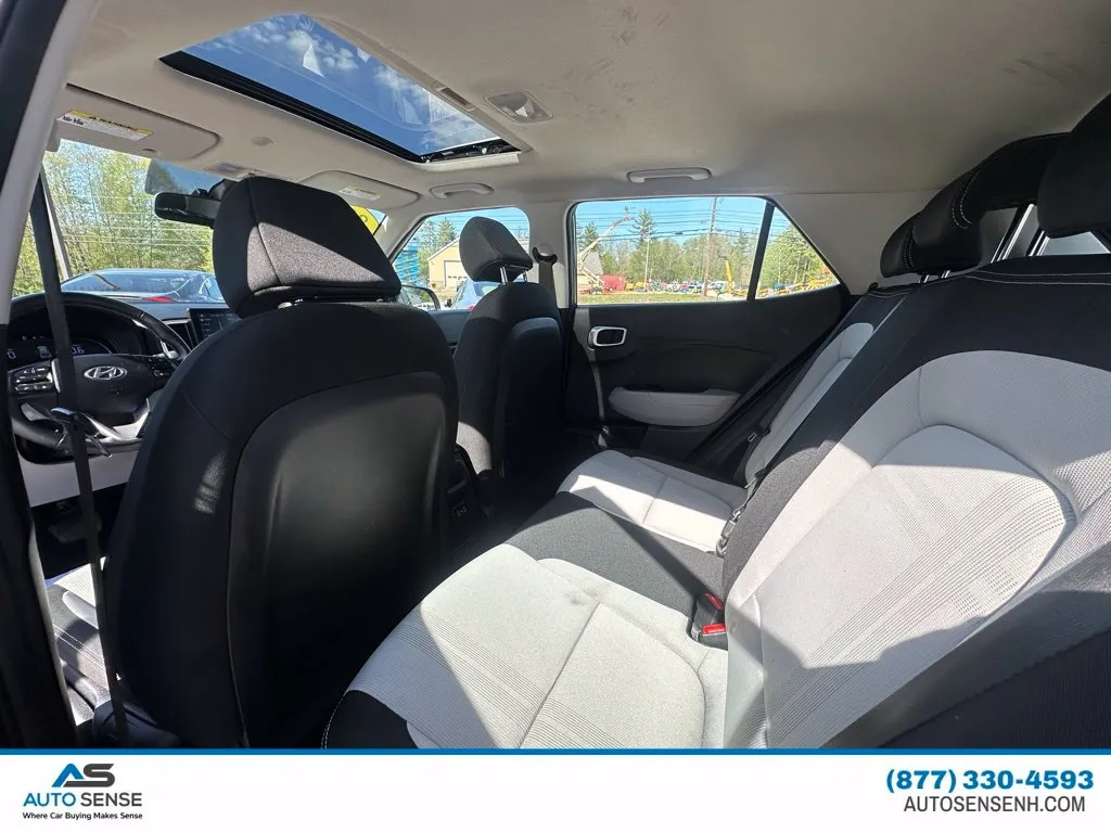 2025 Hyundai Venue SEL - Photo 26