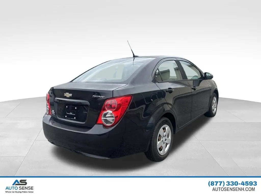 2014 Chevrolet Sonic LS - Photo 6