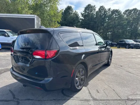 More photos of 2020 Chrysler Pacifica Hybrid Touring L at Auto Sense North, NH