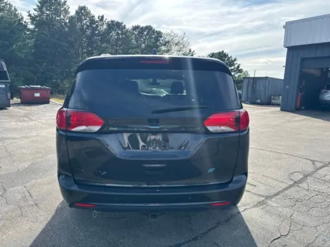 More photos of 2020 Chrysler Pacifica Hybrid Touring L at Auto Sense North, NH