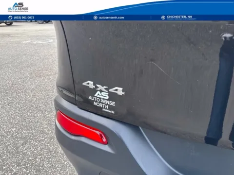 More photos of 2016 Jeep Cherokee Limited at Auto Sense North, NH