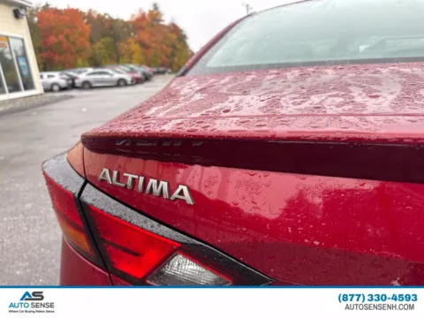 More photos of 2023 Nissan Altima 2.5 SR at Auto Sense North, NH
