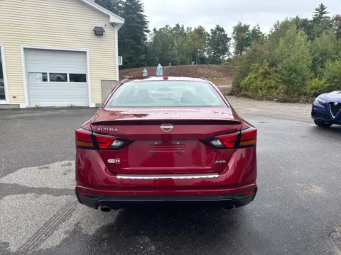 More photos of 2023 Nissan Altima 2.5 SR at Auto Sense North, NH