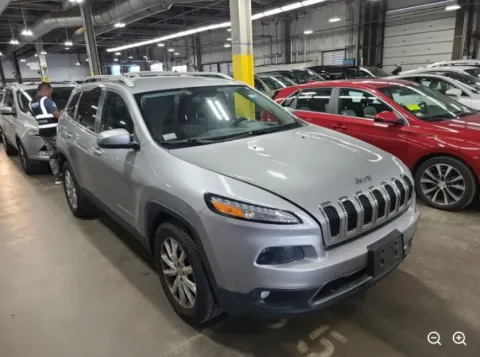 More photos of 2017 Jeep Cherokee Limited at Auto Sense North, NH