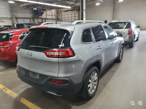 More photos of 2017 Jeep Cherokee Limited at Auto Sense North, NH