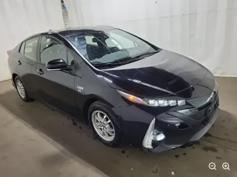 More photos of 2022 Toyota Prius Prime Limited at Auto Sense North, NH