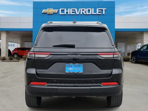 More photos of 2024 Jeep Grand Cherokee Altitude at Mike Terry Chevrolet GMC Mexia, TX