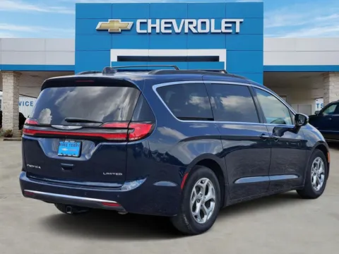 More photos of 2023 Chrysler Pacifica Limited at Mike Terry Chevrolet GMC Mexia, TX