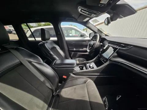 More photos of 2024 Jeep Grand Cherokee Altitude at Mike Terry Chevrolet GMC Mexia, TX