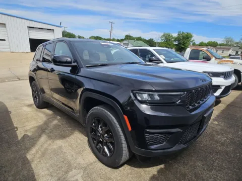 Black 2024 Jeep Grand Cherokee Altitude for sale in Mexia, TX