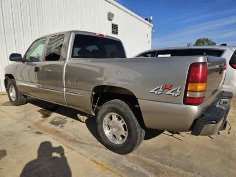 More photos of 2002 GMC Sierra 1500 SLE at Mike Terry Chevrolet GMC Mexia, TX