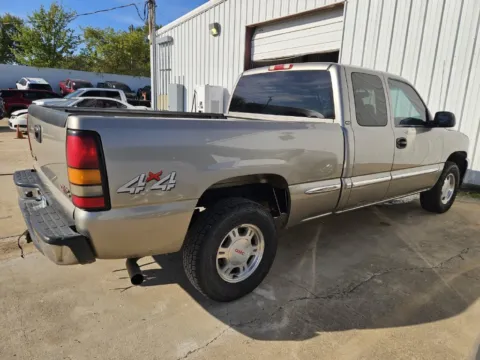 More photos of 2002 GMC Sierra 1500 SLE at Mike Terry Chevrolet GMC Mexia, TX