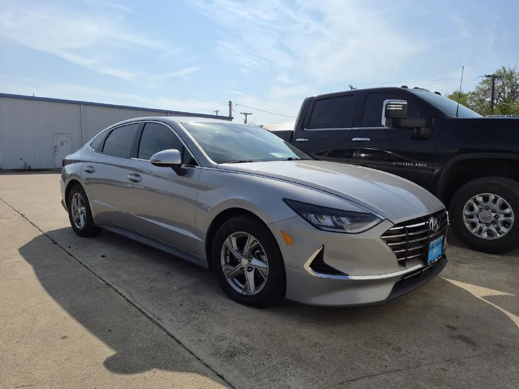 Silver 2023 Hyundai Sonata SE for sale in Mexia, TX