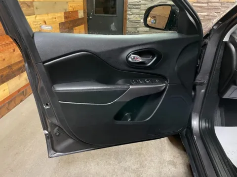 More photos of 2019 Jeep Cherokee Latitude Plus at Kurt Johnson Auto Sales & Service, PA