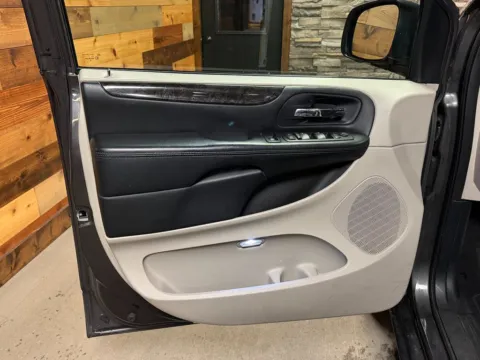 More photos of 2016 Dodge Grand Caravan SXT at Kurt Johnson Auto Sales & Service, PA