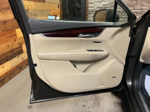 More photos of 2019 Cadillac XT5 Luxury at Kurt Johnson Auto Sales & Service, PA